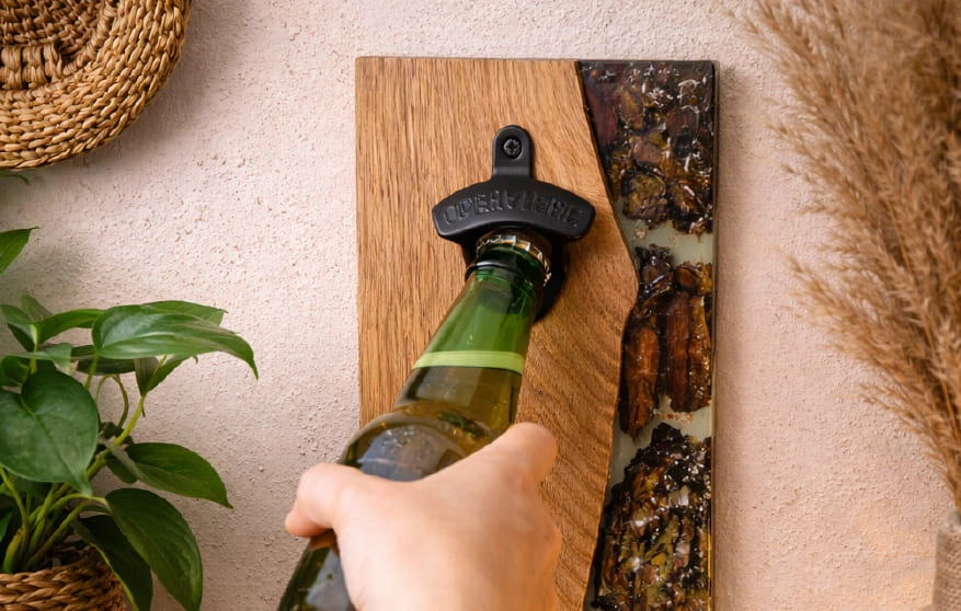 d&eacute;capsuleur mural bois r&eacute;sine inclusion &eacute;corce naturelle